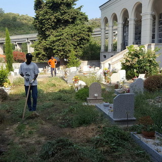 Imperia: questa mattina ultimati i lavori di pulizia nel cimitero di Porto Maurizio