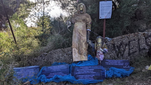 Migranti &amp; Street Art: a Ventimiglia, al confine con la Francia, la ‘passeggiata solidale’ di Mediterranea e un'installazione monumento alle madri migranti