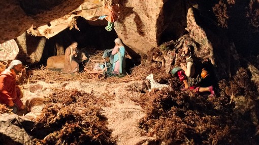 La magia del presepe a Imperia, in via Carducci una Natività tradizionale (video)