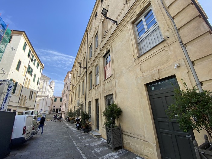 Sanremo: allarmi notturni (e anche di giorno) in piazza Nota, accusato il Museo che non c'entra nulla