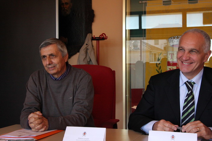 Da sinistra l'assessore Domenico Garofalo ed il sindaco Vincenzo Genduso