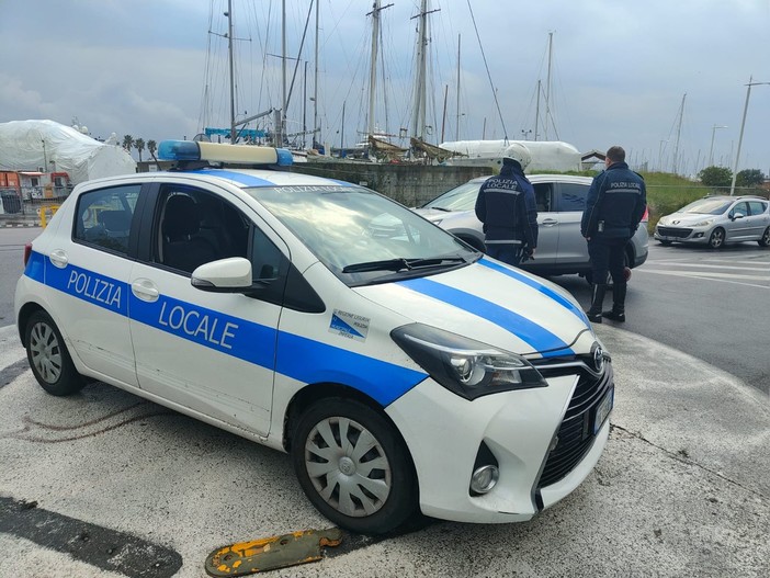 Imperia, 26.500 le infrazioni sanzionate dalla polizia locale nel 2021: le entrate ammontano a 1 milione e 200 mila euro