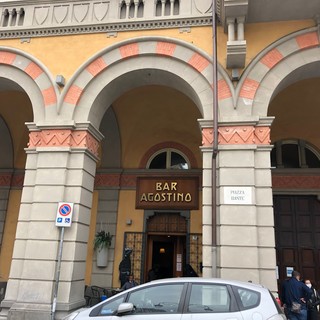 Chiude il Bar Agostino di piazza Dante a Oneglia, addio a un pezzo di storia imperiese