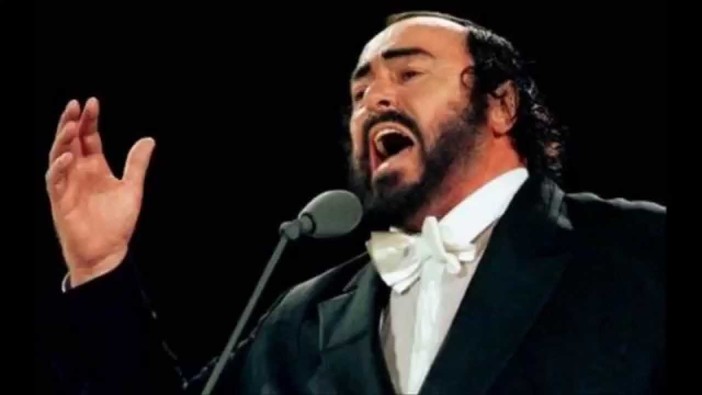 Diano Marina: tre tenori sul palco di Villa Scarsella per rendere omaggio a Luciano Pavarotti