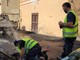 Taggia, perdita d'acqua in piazzetta Garibaldi: intervengono gli operai di Rivieracqua (Foto)