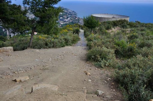 Sanremo: perdita sulla rete dell'acquedotto in strada Magnan Collabella