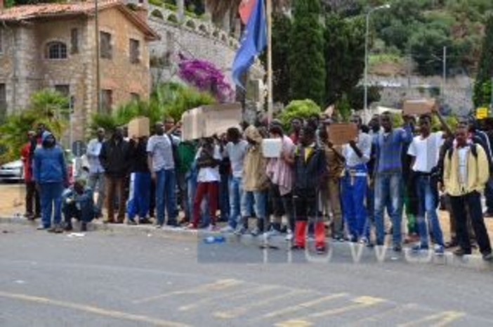 Ventimiglia: un anno fa 39 migranti dettero il via alle prime proteste dei migranti, 365 giorni dopo è cambiato poco