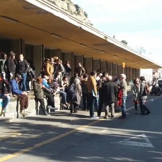 Ventimiglia: pochi manifestanti al 'Presidio Antifascista' contro la protesta di Forza Nuova