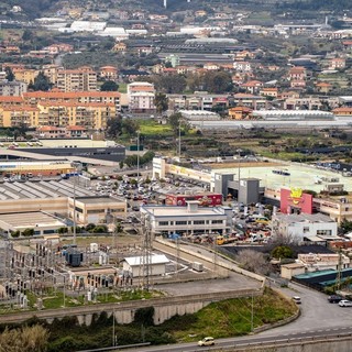 Allarme truffa al parcheggio del centro commerciale di Taggia: nessuna denuncia, ma l’avviso diventa virale sui social