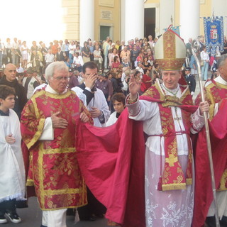 Imperia: oggi pomeriggio per San Maurizio la Processione e l'ultima messa portorina di don Ivo Raimondo