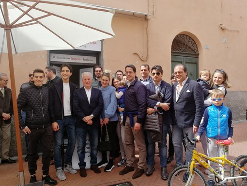 Elezioni comunali a Imperia: inaugurato il point elettorale di Claudio Scajola a Porto Maurizio, “Un modo per stare vicino alla gente” (Foto e Video)