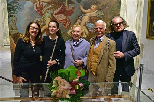 Sanremo: grande partecipazione per la presentazione del libro “Sempre ti vedo” di Paolo Angeletti con acquarelli di Alberto Pulinetti (Foto)