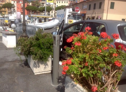 Sanremo: installati raccoglitori per mozziconi di sigaretta, il plauso del 'Consolato del Mare' all'Amministrazione Comunale