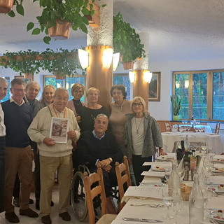 Dolceacqua: presentato il libro 'Memorie di un Maitre d’Hotel' di Lino Raimondo