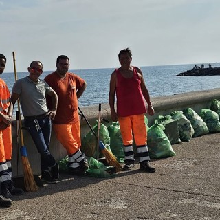 Sanremo: prosegue il programma di pulizia cittadina, intervento straordinario a Pian di Nave (Foto)