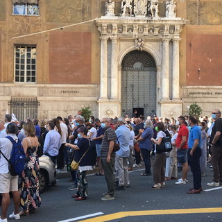 Genova: in centinaia per dire no all'accordo Stato-Atlantia &quot;Questo contratto non s'ha da fare&quot; (Foto e Video)