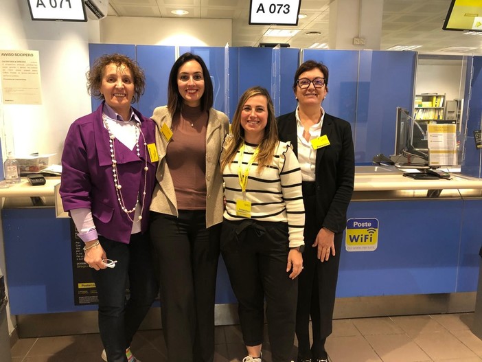 In foto Barbara Rolando, sportellista, Angela La Chimia, direttrice, Giulia Crimi, sportellista e Maura Puzzer, consulente finanziario