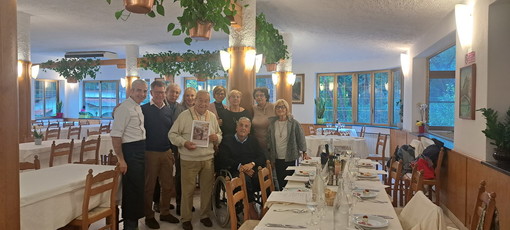 Dolceacqua: presentato il libro 'Memorie di un Maitre d’Hotel' di Lino Raimondo