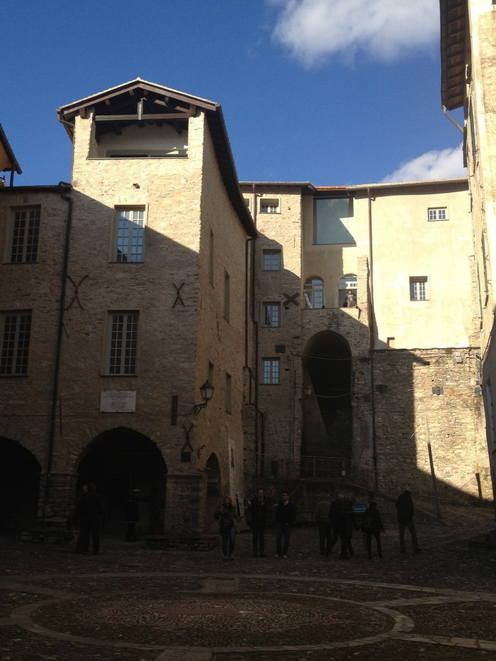 Triora: proseguono i lavori edili di completamento di Palazzo Stella che ospiterà il nuovo museo della stregoneria