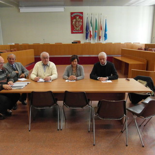 “La battaglia dei fiori più bella mai esistita”: presentato il cinquantenario dell'appuntamento clou ventimigliese