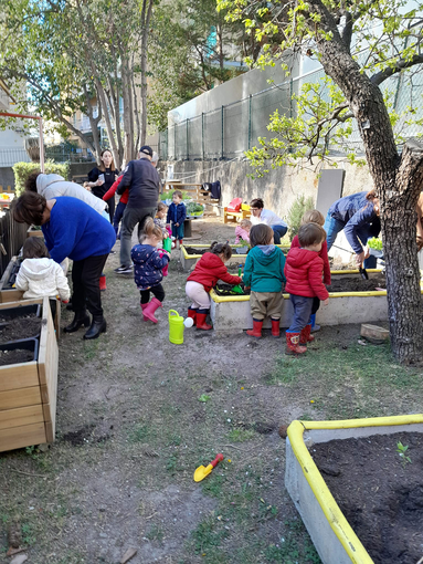 Sanremo: al nido Raggio di Sole il progetto Outdoor, nonni e bimbi insieme alla scoperta della natura