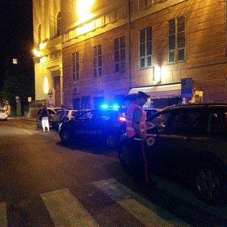 Imperia: controlli straordinari dei Carabinieri nella notte, raffiche di denunce e un arresto