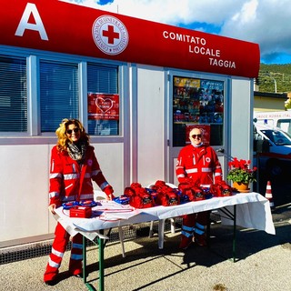 Taggia: con la Croce Rossa la vendita dei 'panettoni solidali', il ricavato destinato ad attività sociali