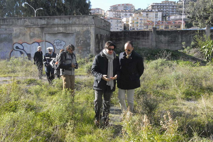 Imperia: scatta la bonifica dell'ex Italcementi. Sopralluogo di sindaco, assessori e tecnici