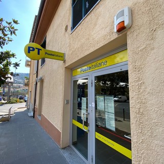 Dopo 138 giorni di chiusura stamattina hanno riaperto le Poste di Taggia, rispettata la data annunciata in consiglio comunale