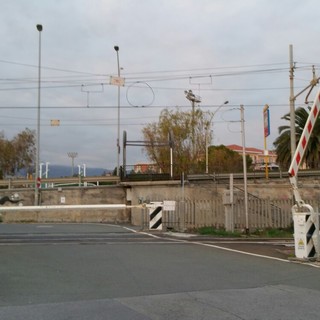 Imperia: da domani a venerdì prossimo chiuso al transito il passaggio a livello di zona San Lazzaro