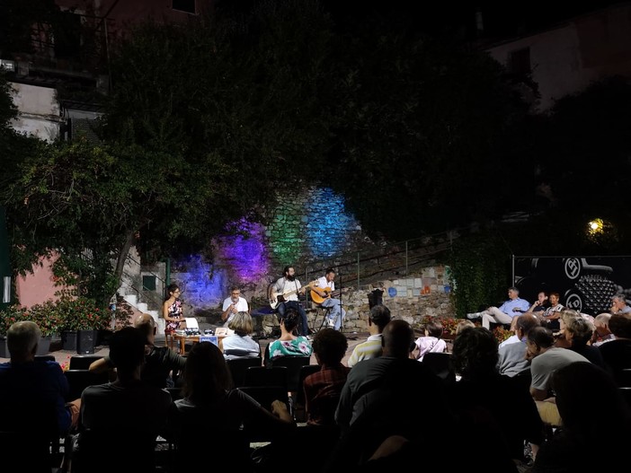 San Bartolomeo al Mare: il 4, 8 e 9 agosto piccolo salotto letterario 'Parole &amp; Musica alla Rovere'