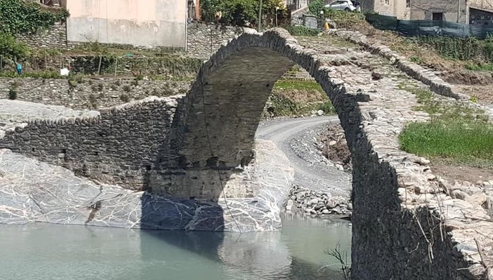 Liguria Verde, terminati i lavori di restauro del ponte medievale di Borghetto d'Arroscia