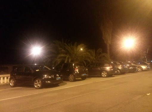 Sanremo: parcheggi presi a prestito sulla ciclabile, la segnalazione con foto di un lettore