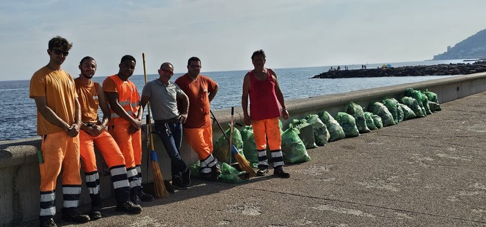 Sanremo: prosegue il programma di pulizia cittadina, intervento straordinario a Pian di Nave (Foto)