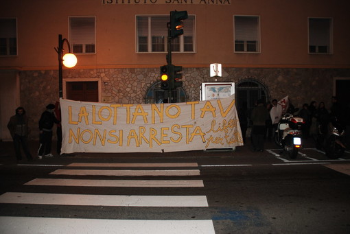 Vallecrosia: presidio NO Tav di fronte al Don Bosco contro il Procuratore Caselli