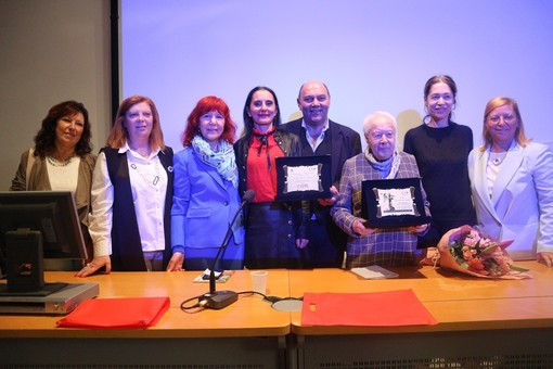 La brillante carriera accademica della Professoressa Elena Accati è premiata dalla Fidapa di Alassio con il riconoscimento di “Eccellenza Donna”