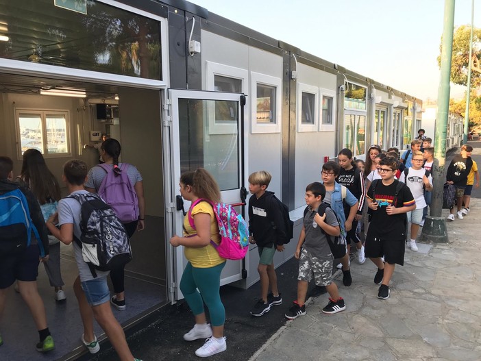 Sanremo: scuola 'Pascoli' sempre sugli scudi, ecco perchè non si poteva trasferire sopra la stazione ferroviaria