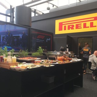 Gran Premio di Montecarlo tra porchetta e champagne. Foto e gossip che non tutti possono raccontare nel menù della Formula 1