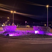 Giornata per la lotta contro i disturbi alimentari, la rotonda del ponte dell’Amicizia di Camporosso si illumina di lilla