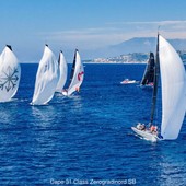 Il mare di Sanremo dipinto dalle vele dei CAPE31: grande evento ospitato dallo Yacht Club (foto)
