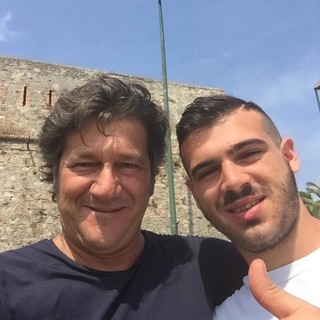 Il canciatore juventino Stefano Sturaro fa ritorno a Sanremo dopo la sconfitta di Berlino