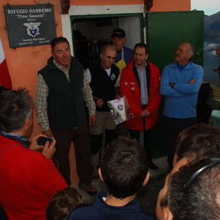 Il rifugio del Cai di Sanremo intitolato a Tino Gauzzi. Alla festa della polenta e salsiccia hanno partecipato 250 persone