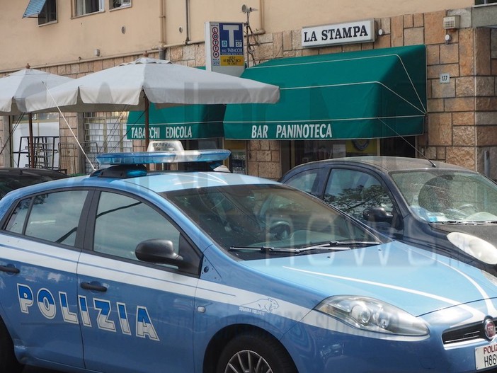 Sanremo: rapina a mano armata in via Galilei, portato via il denaro appena prelevato da una macchinetta cambia monete