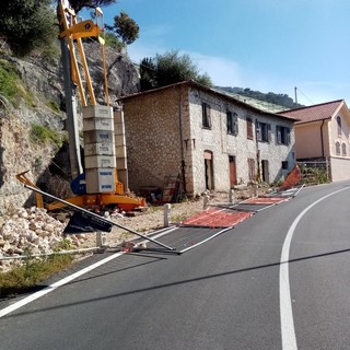 Ventimiglia: il vento abbatte recinzione di un cantiere, illesi alcuni migranti vicini