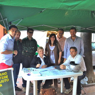 Ventimiglia: questa mattina, successo per raccolta firme contro l'IMU della Lega Nord