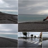 Vallecrosia si prepara alla mareggiata: barriere di terra e pietre a difesa degli stabilimenti balneari (Foto e video)