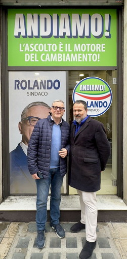 Elezioni Sanremo: 'Parla con Gianni', Rolando incontra la cittadinanza al point di 'Andiamo!'