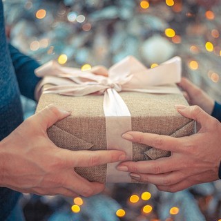 Per la festa della mamma scegliete qualcosa di speciale: un regalo personalizzato sarà molto gradito