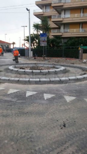 Bordighera: proseguono i lavori per la realizzazione della rotonda di via Pasteur che inizia a delinearsi