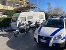 Ventimiglia, rimossa roulotte al Biscione: al suo interno due extracomunitari irregolari (Foto)